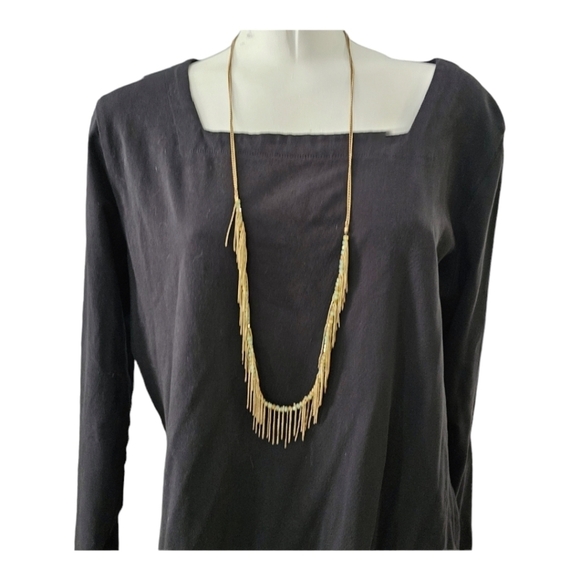Freedom gold and green long necklace with a boho feeling fringe. - Picture 11 of 12